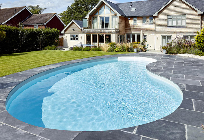 make a swimming pool terrace in natural stones with GGILPRO belgium middelkerke, rixensart, gembloux, balen and laneffe