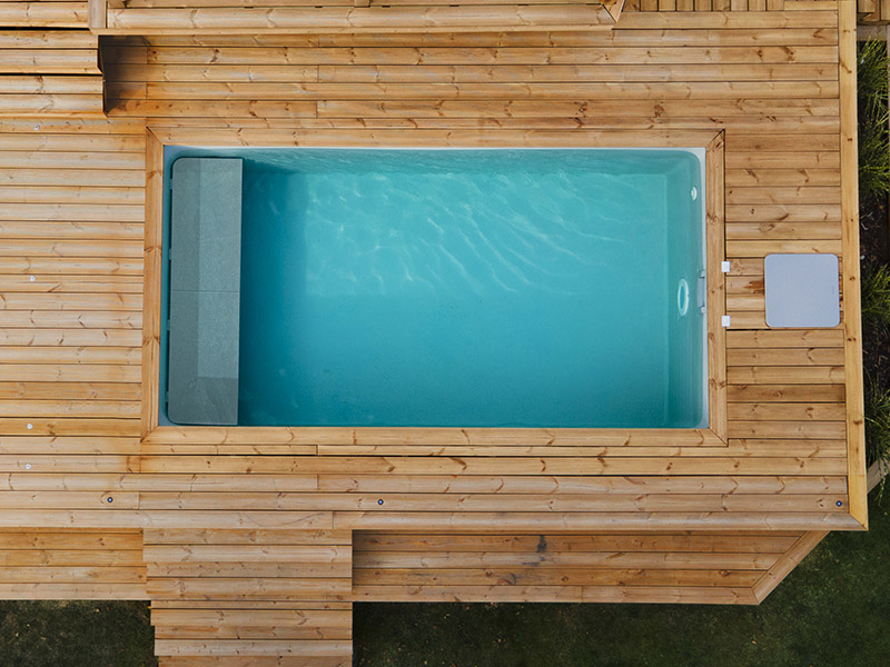 piscine Tina avec banc forme rectangle waterair GGILPRO